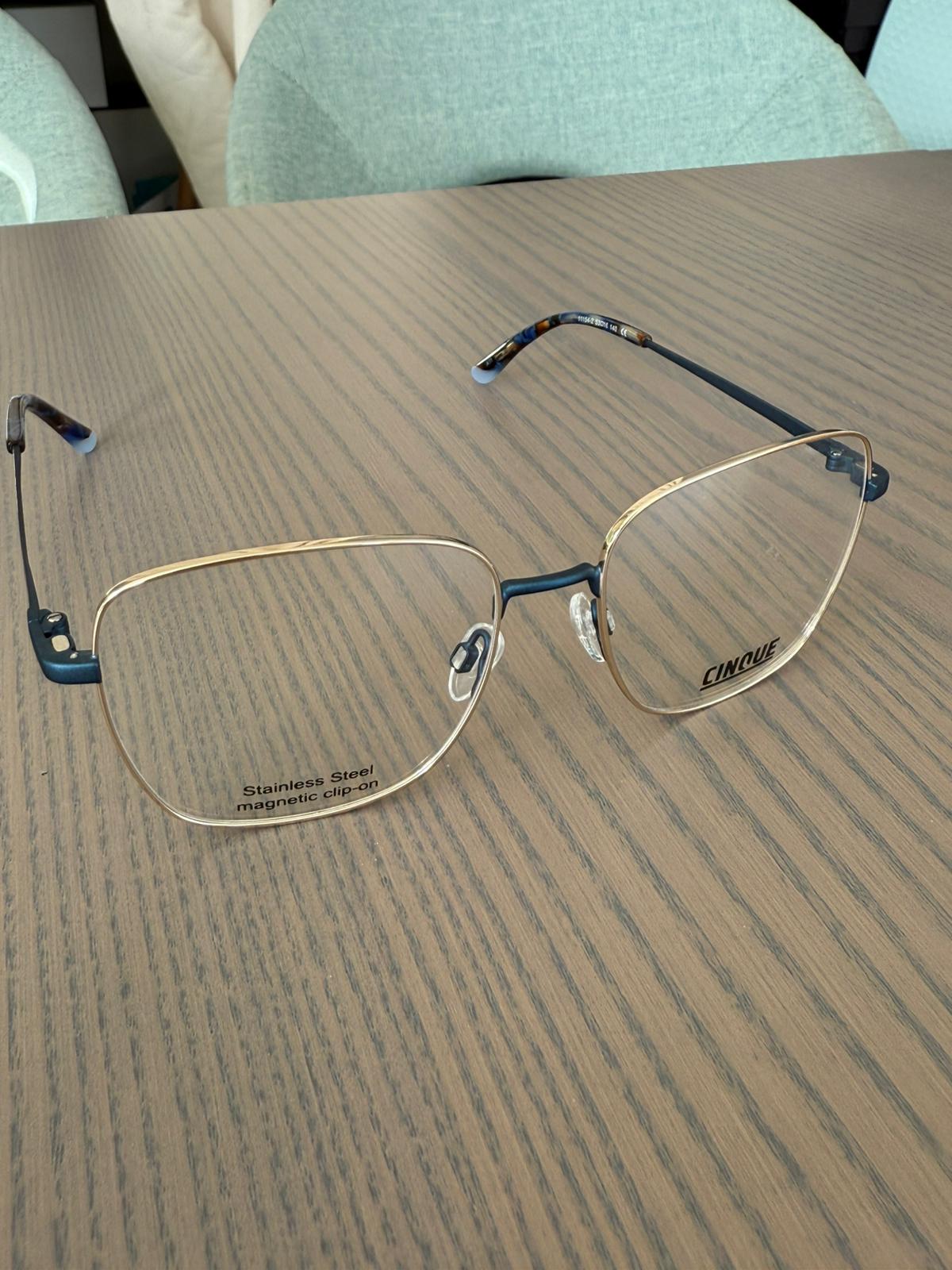 lunettes sans clip de la marque cinque